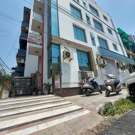 Hotel Park Pride Pitampura New Delhi, Couple Friendly Exteriör bild