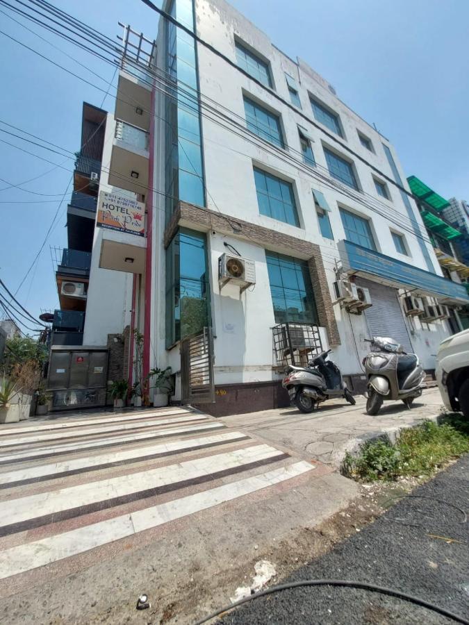 Hotel Park Pride Pitampura New Delhi, Couple Friendly Exteriör bild