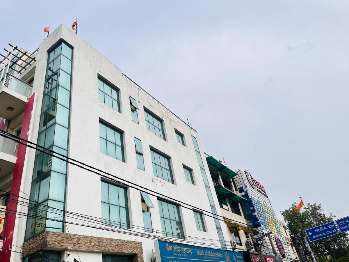 Hotel Park Pride Pitampura New Delhi, Couple Friendly Exteriör bild