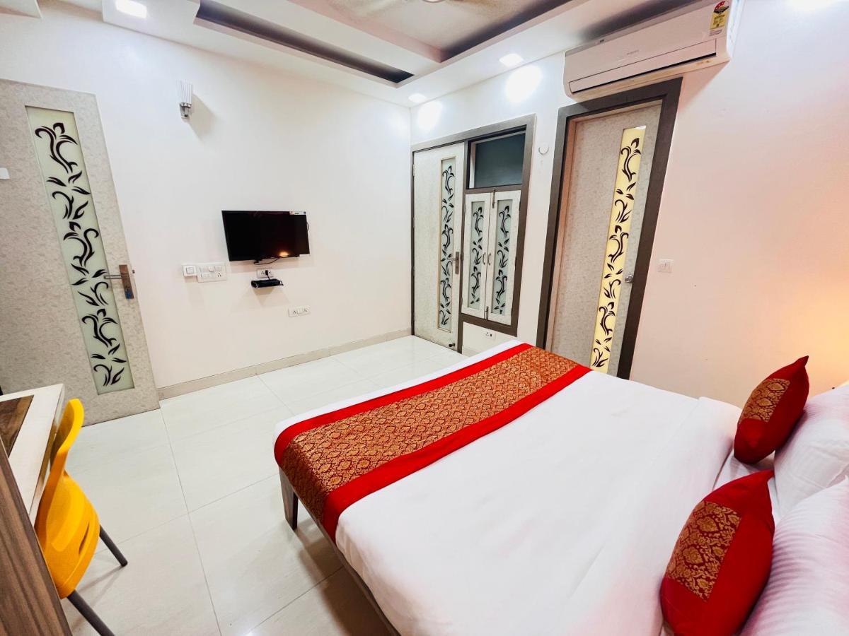 Hotel Park Pride Pitampura New Delhi, Couple Friendly Exteriör bild