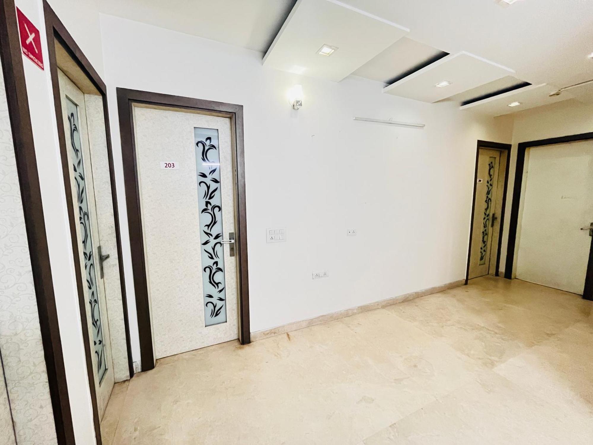 Hotel Park Pride Pitampura New Delhi, Couple Friendly Exteriör bild