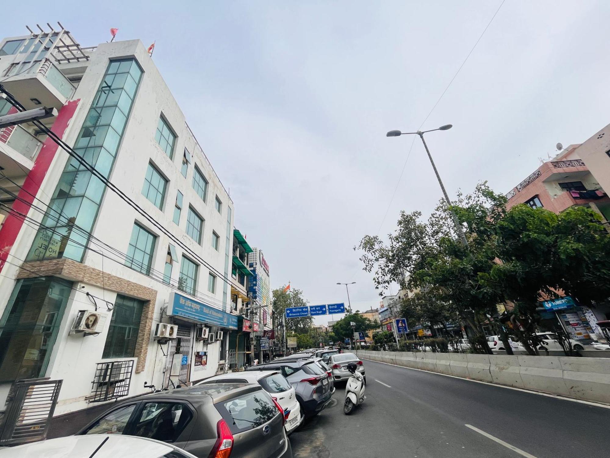 Hotel Park Pride Pitampura New Delhi, Couple Friendly Exteriör bild