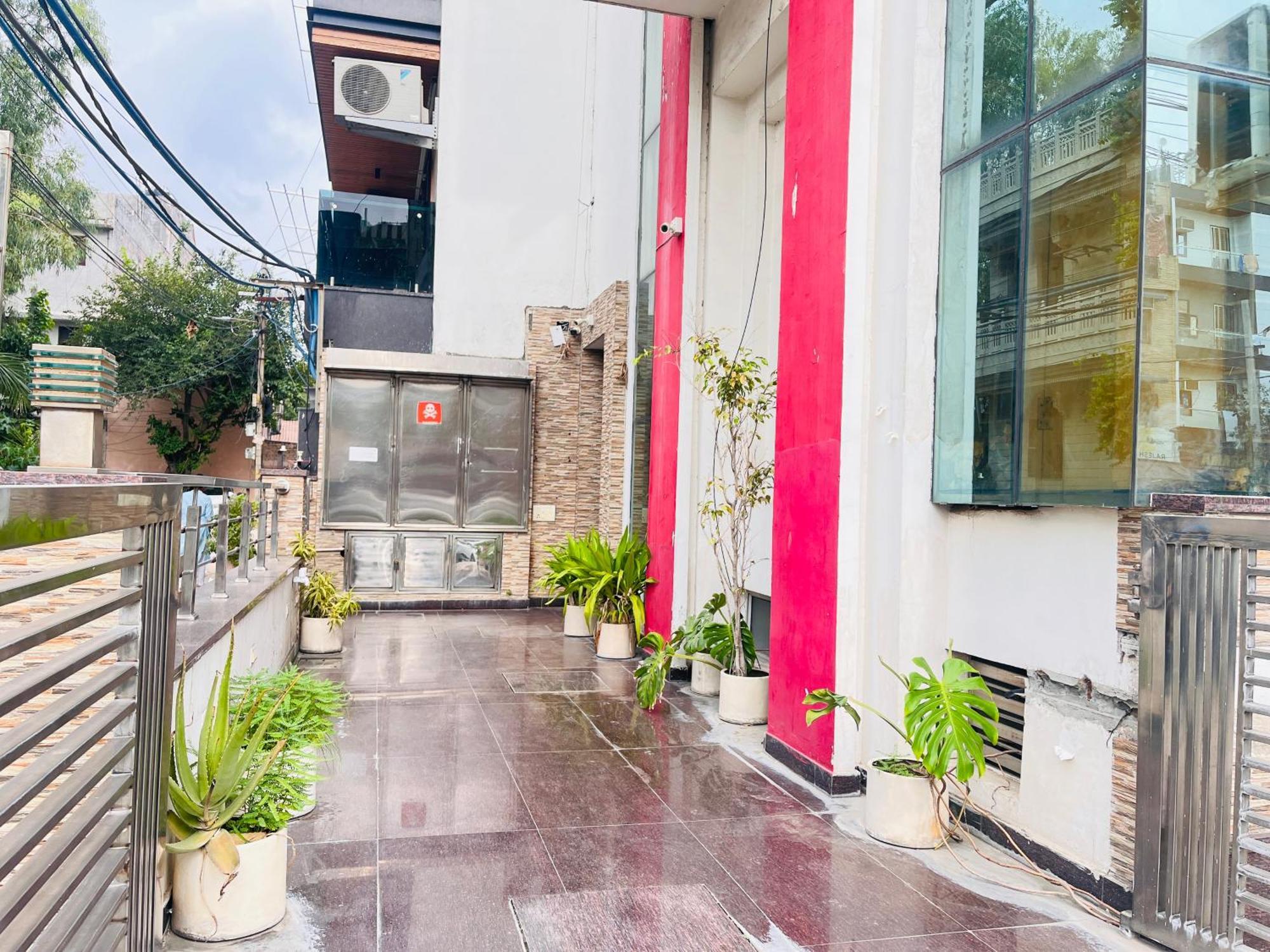 Hotel Park Pride Pitampura New Delhi, Couple Friendly Exteriör bild