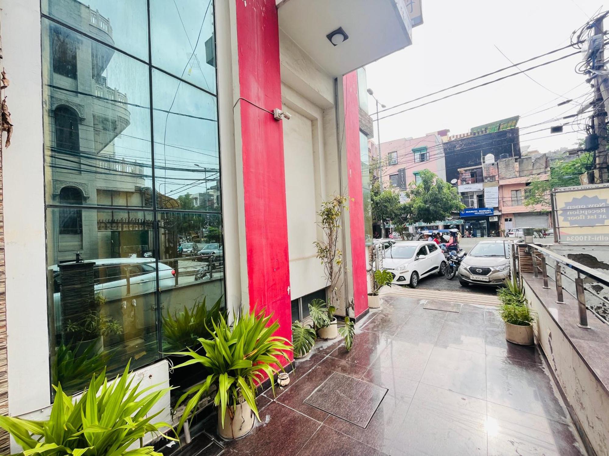 Hotel Park Pride Pitampura New Delhi, Couple Friendly Exteriör bild