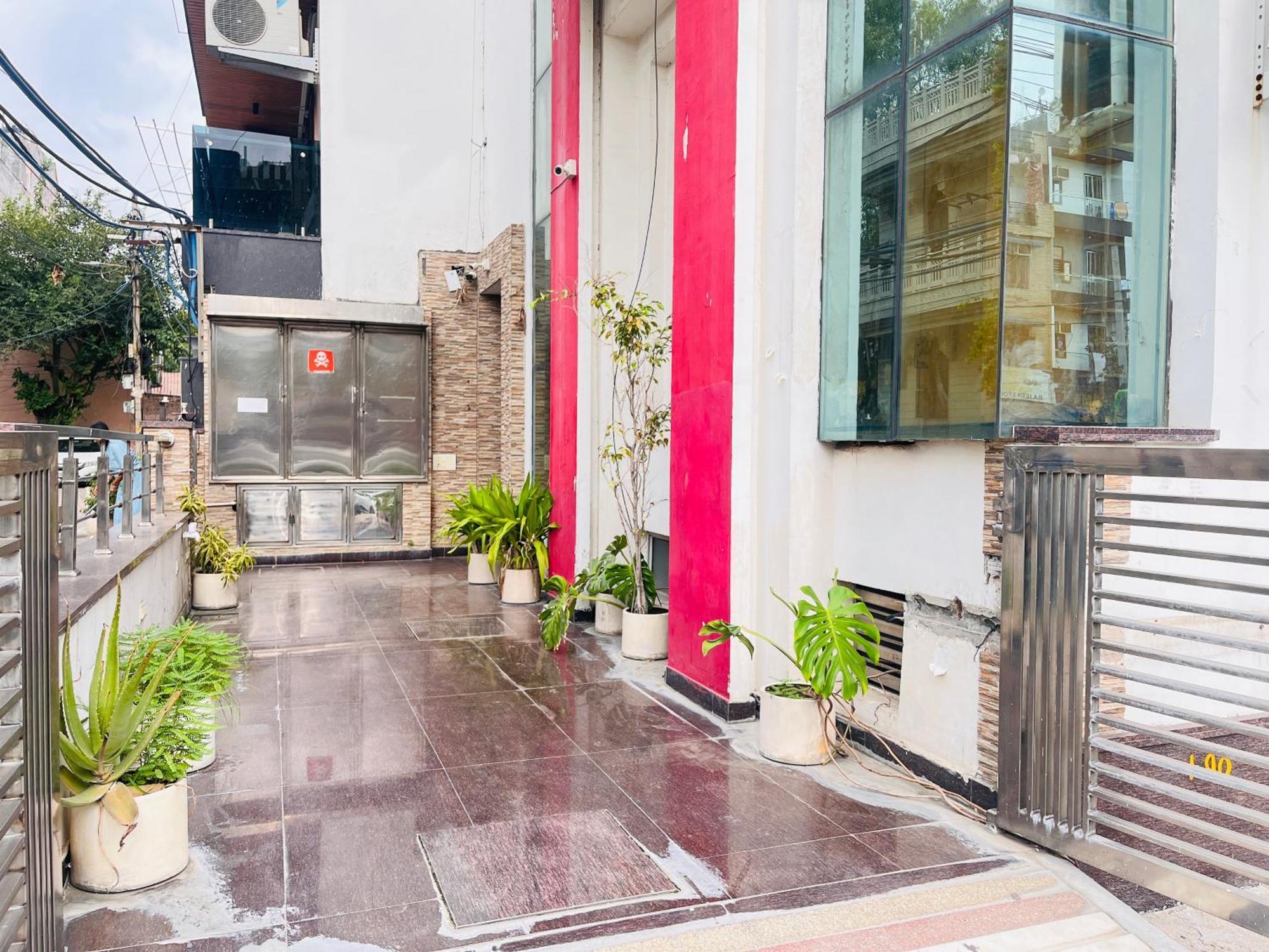 Hotel Park Pride Pitampura New Delhi, Couple Friendly Exteriör bild